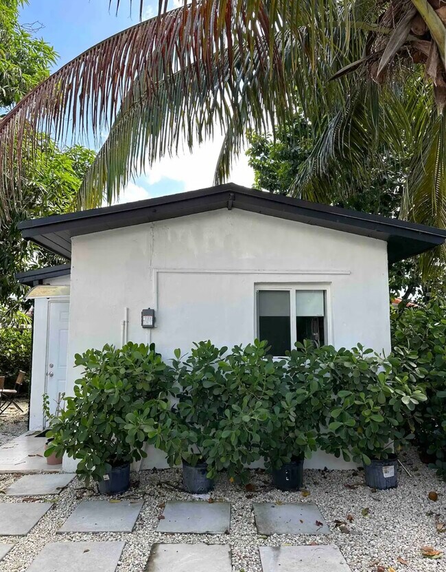 Foto del edificio - 2230 NW 6th St