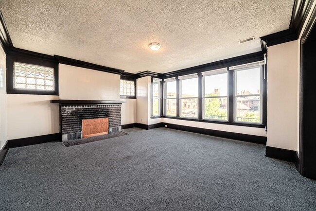 Building Photo - 58/60 Alger - FDR - T