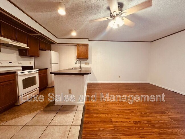 Foto del edificio - 4110 N Drexel Blvd