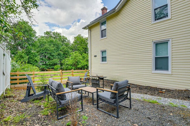 Foto del edificio - 6604 Oak St