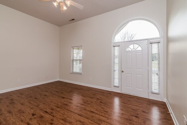 Building Photo - 202 Zenith Ct