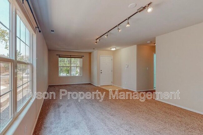 Foto del edificio - 7615 Red Finch Ct NW