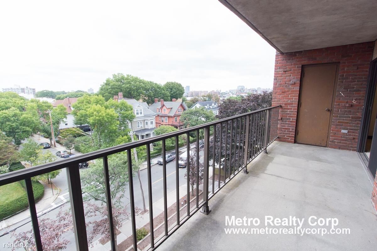 1 br, 1 bath - 68 Centre St - 1 br, 1 bath  - 68 Centre St