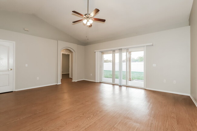 Building Photo - 1710 James Pointe Dr