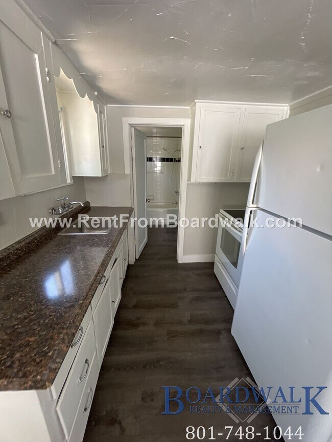 Foto del edificio - 2725 S Lake St