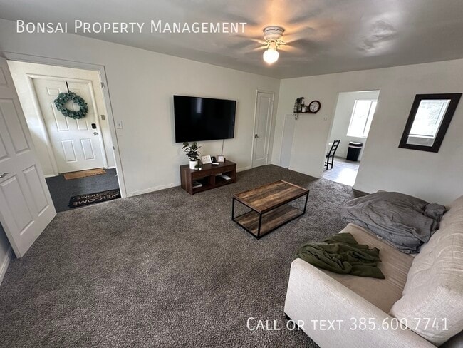 Building Photo - 997 Chapel Dr