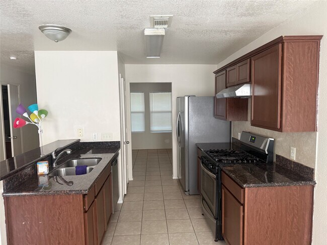 Foto del edificio - 3434 Dartmouth Field Ln