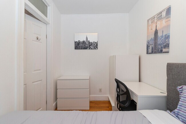 Foto del edificio - 322 E 93rd St