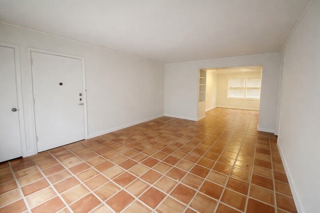 Building Photo - 1928 North Blvd