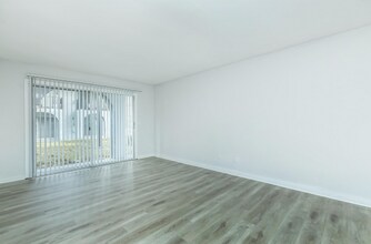 Interior Photo - Park Village