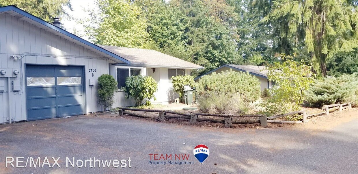 Primary Photo - 2 br, 1 bath House - 2502 Carpenter Rd SE #B
