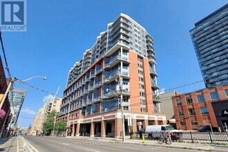 Building Photo - 255 Richmond St E