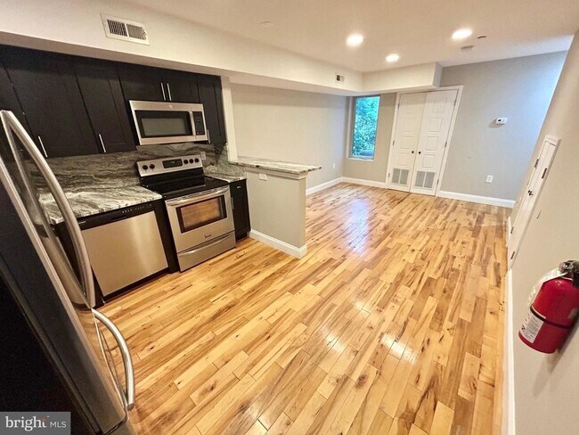 Photo - 439 Wiota St Apartment