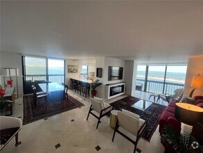 Building Photo - 2333 Brickell Ave