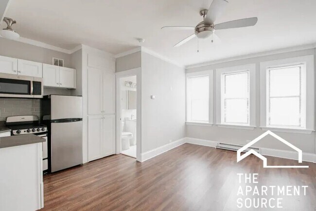 Foto del edificio - 817 W Lakeside Pl