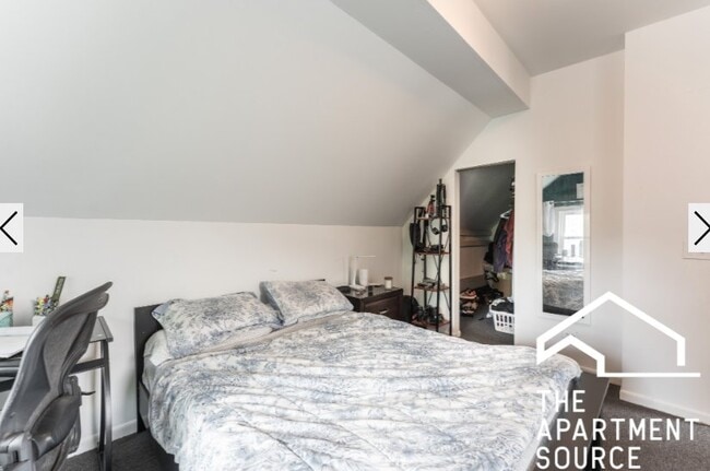 Building Photo - 2616 N Marshfield Ave