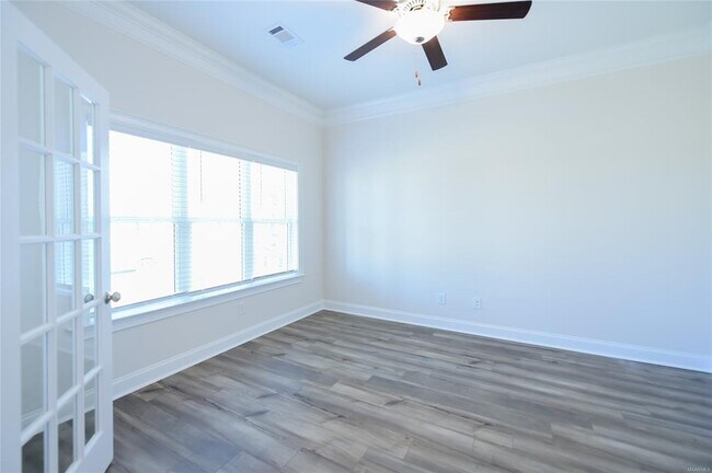 Building Photo - 1270 Charleston Dr