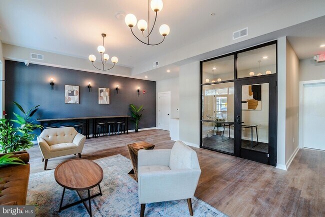 Building Photo - 5904 Germantown Avenue Unit 401