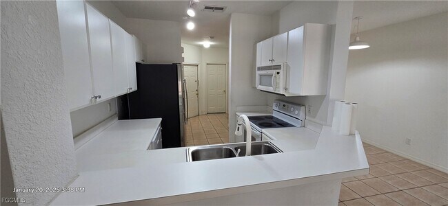 Foto del edificio - 8541 Athena Ct