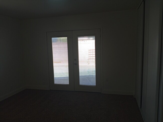 Foto del edificio - 6570 Mountainwood Ln