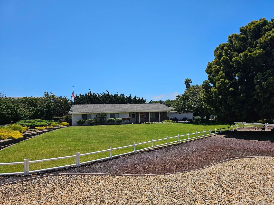 Primary Photo - 4 Bedroom Home on Over 1 Acre in Los Osos!