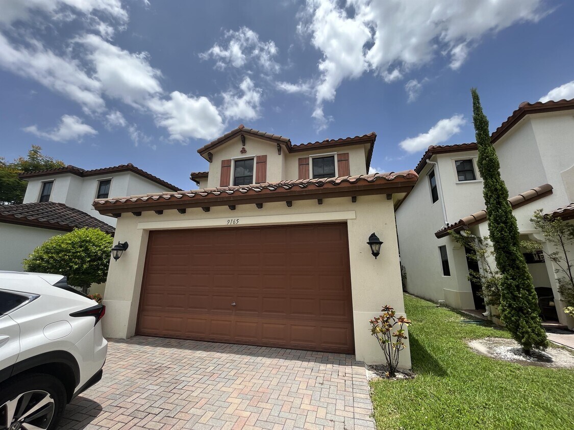 Foto principal - 9165 SW 36th Mnr