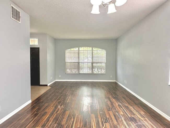 Building Photo - Awesome house for rent