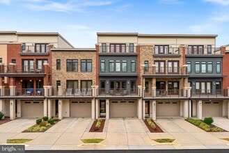 Building Photo - 20119 Old Line Terrace