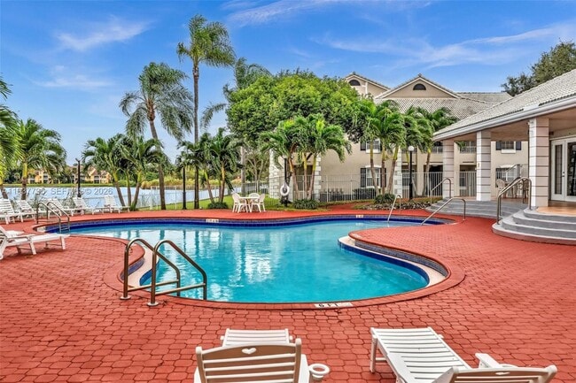 Foto del edificio - 2831 N Oakland Forest Dr