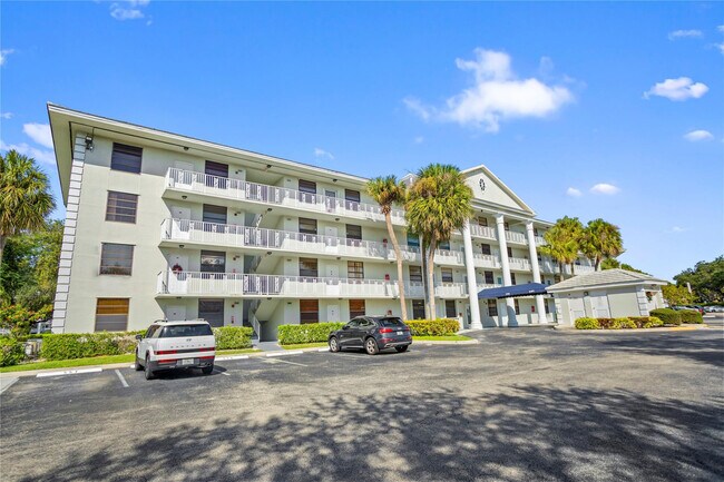 Building Photo - 1719 Whitehall Dr