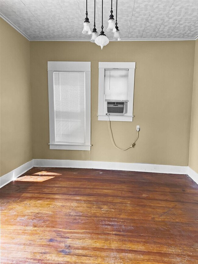 Foto del edificio - 713 E Euclid Ave