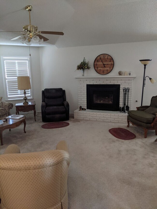 Building Photo - Charming 3-bedroom Home in the Northwest N...