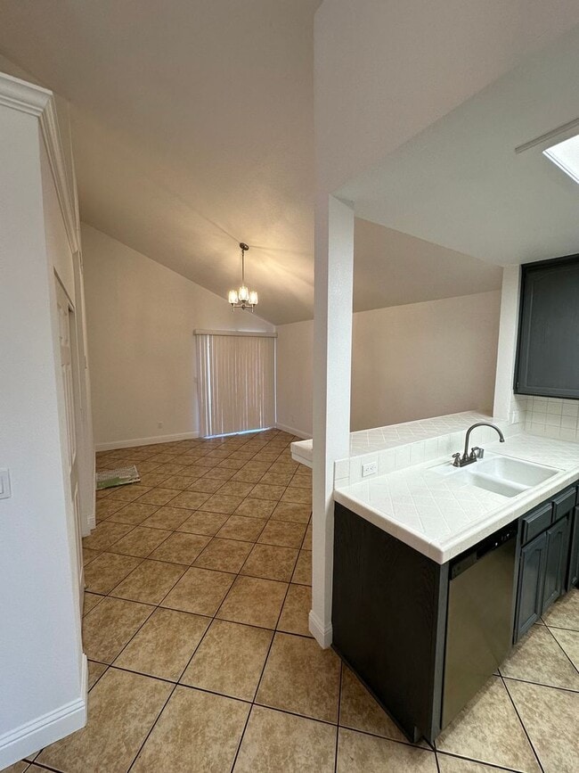 Building Photo - Fresno home for rent