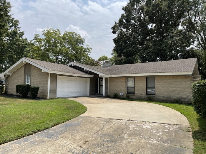 Primary Photo - 5577 Tylertown Ave