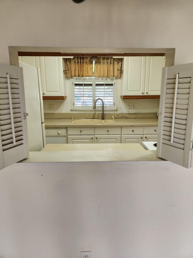 Foto del edificio - 2050 Oleander Blvd