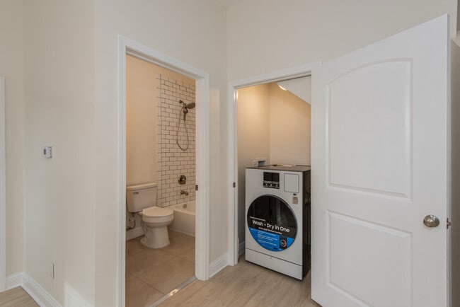 Building Photo - 3414 Michigan Ave