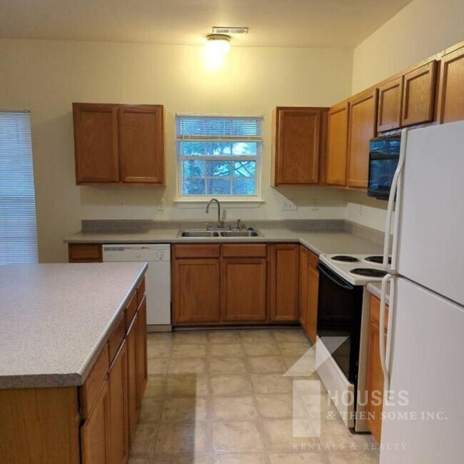 Foto del edificio - 304 Canewood Pl