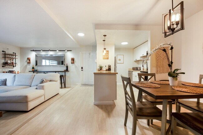 Building Photo - 8950 SW 69th Ct