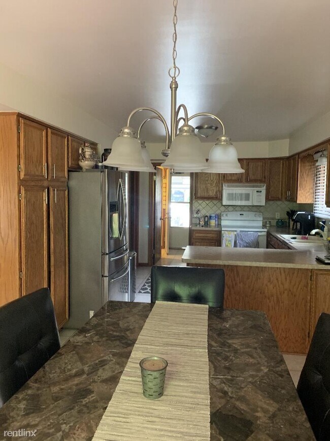 Building Photo - 3 br, 2.5 bath House - 35272 Vito Dr