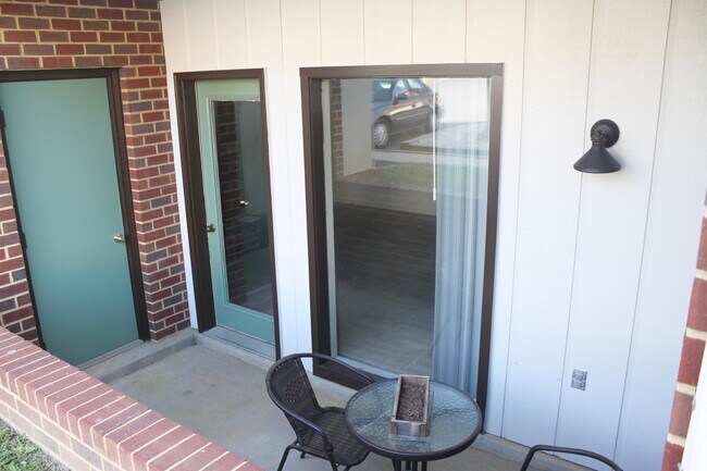 Building Photo - 1026 Blue Ridge Dr