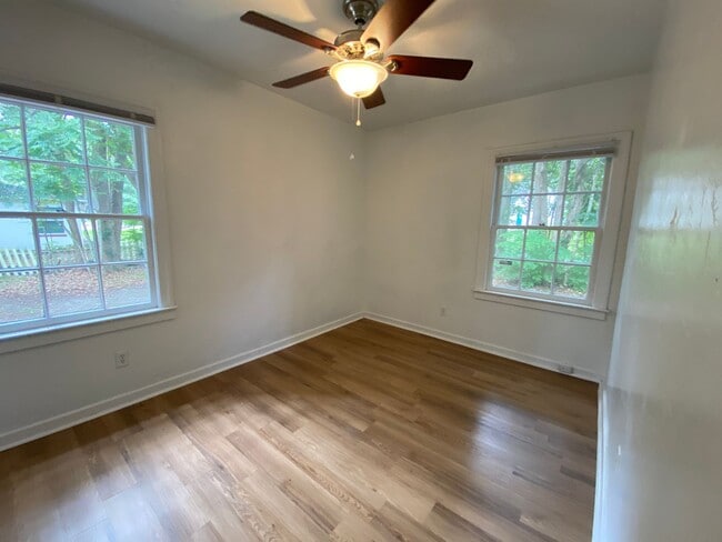 Building Photo - Comfortable 3BR Home Minutes from UF and Midtown