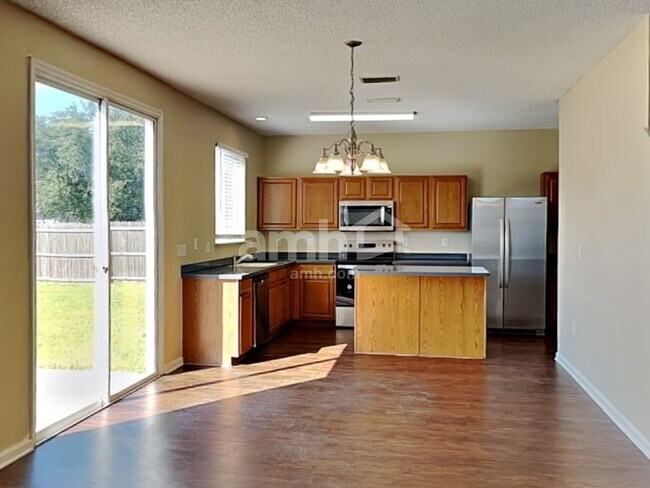Foto del edificio - 11484 Brian Lakes Dr N