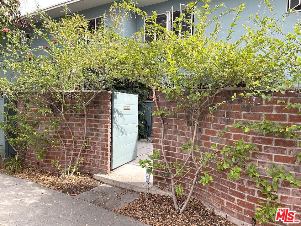 Foto principal - 5538 Village Green