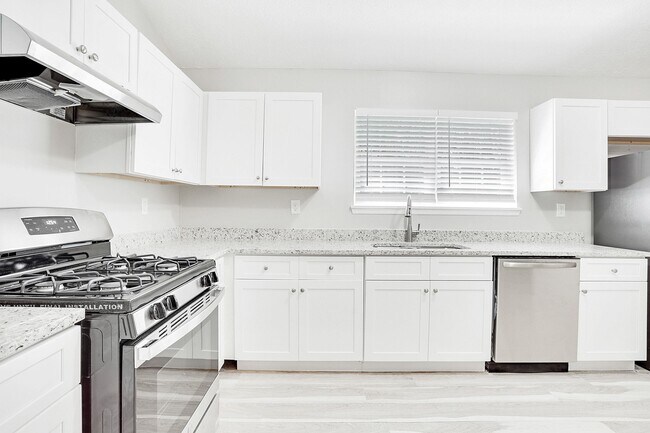 Building Photo - 912 Shiloh Ridge Run NW
