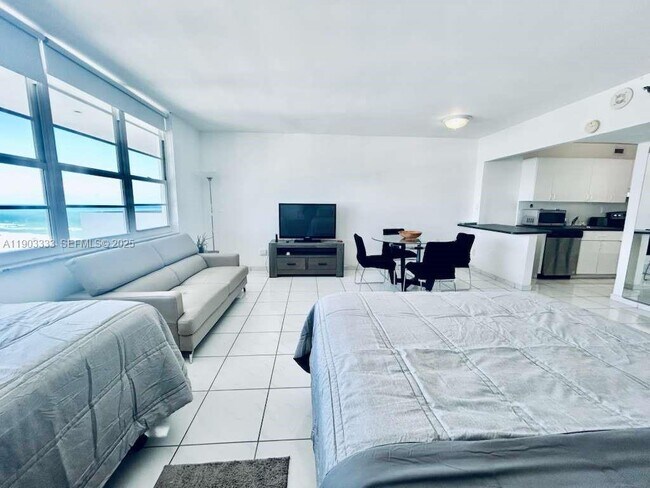 Foto del edificio - 100 Lincoln Rd