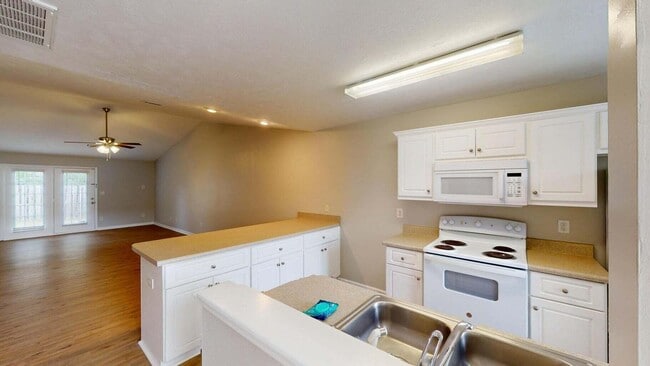 Building Photo - 1235 Longpoint Dr