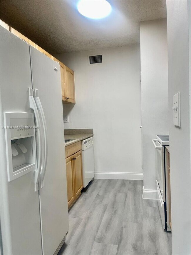 Foto del edificio - 15675 SW 74th Cir Dr
