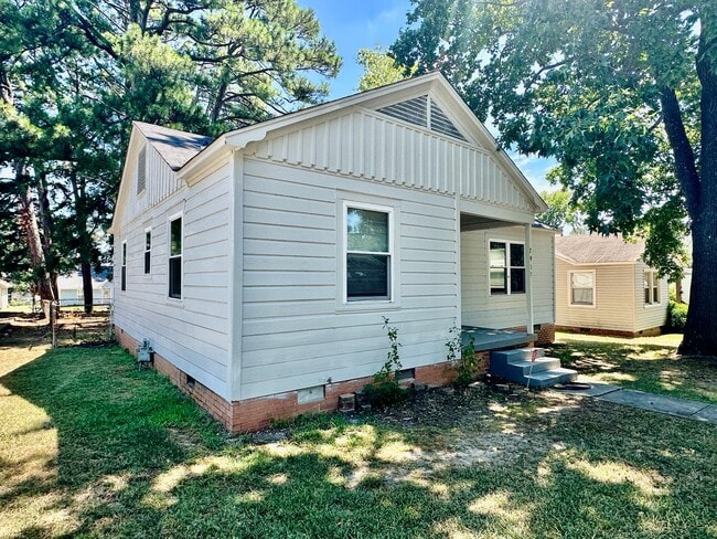 Building Photo - 2915 S Tyler St