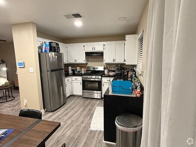 Building Photo - 6900 Allspice Ct