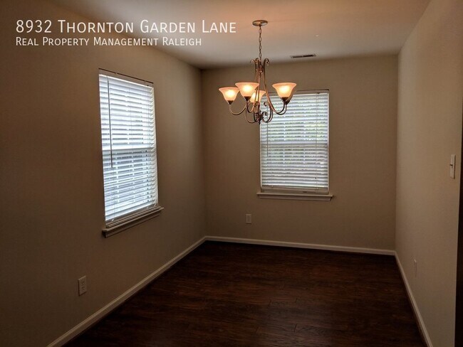 Foto del edificio - 8932 Thornton Garden Ln
